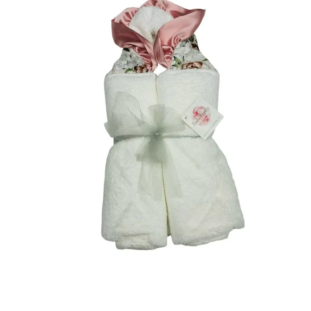 NWT Floral Dreams Hooded Towel